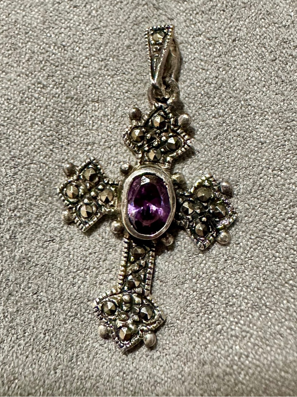 Art Deco 925 Sterling Silver Marcasite Cross Pendant with Amethyst center stone